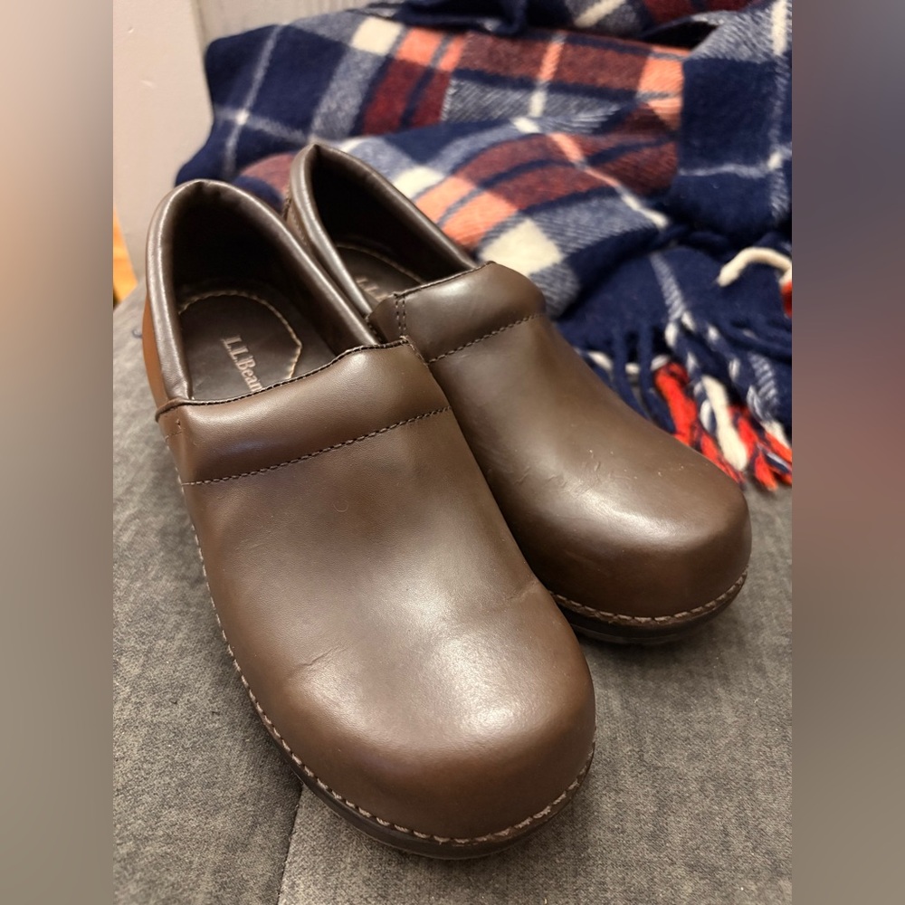 LL Bean Womens Leather Clogs Brown Slip On Comfort Shoes Size 7.5 Mule Casual
